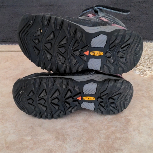 Near New Keen hiking boots 10 - Picture 2 of 5